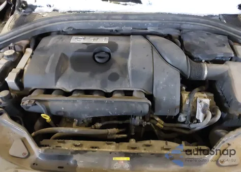 2011 Volvo Xc60 T6/T6 R-Design z USA, uszkodzony, nr VIN YV4902DZ3B2149678